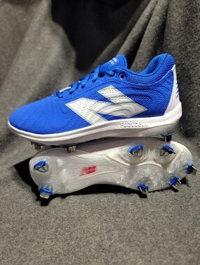 New Balance FuelCell FUSE v4 Metal Softball cleats